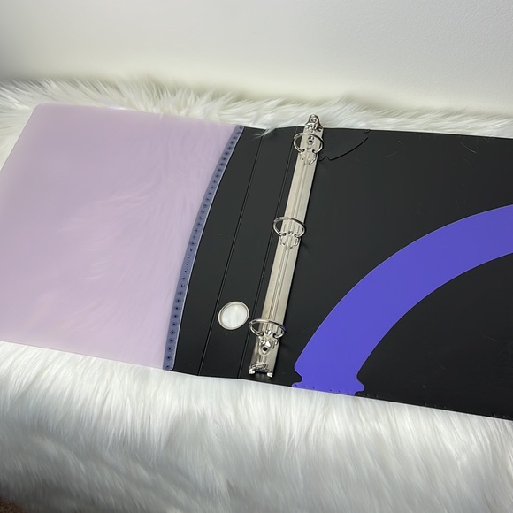 NWT Avery Easy Access Reference
1" 3-Ring Binder Purple - Picture 4 of 8